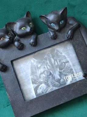 "Three Cats" Black Polystone Photo Frame with Playful Kitten Accents
